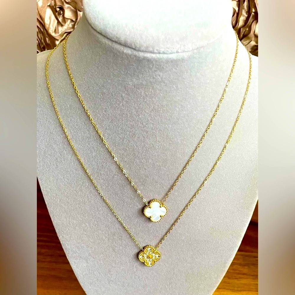 Beautiful Stainless Steel Gold Tone Clover Necklace, NWOT! - Picture 2 of 5